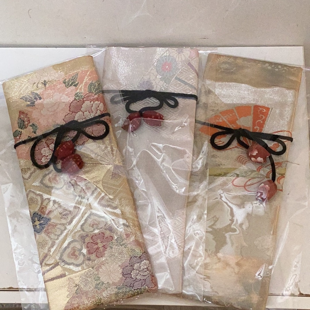 Haitai kimono wine cover