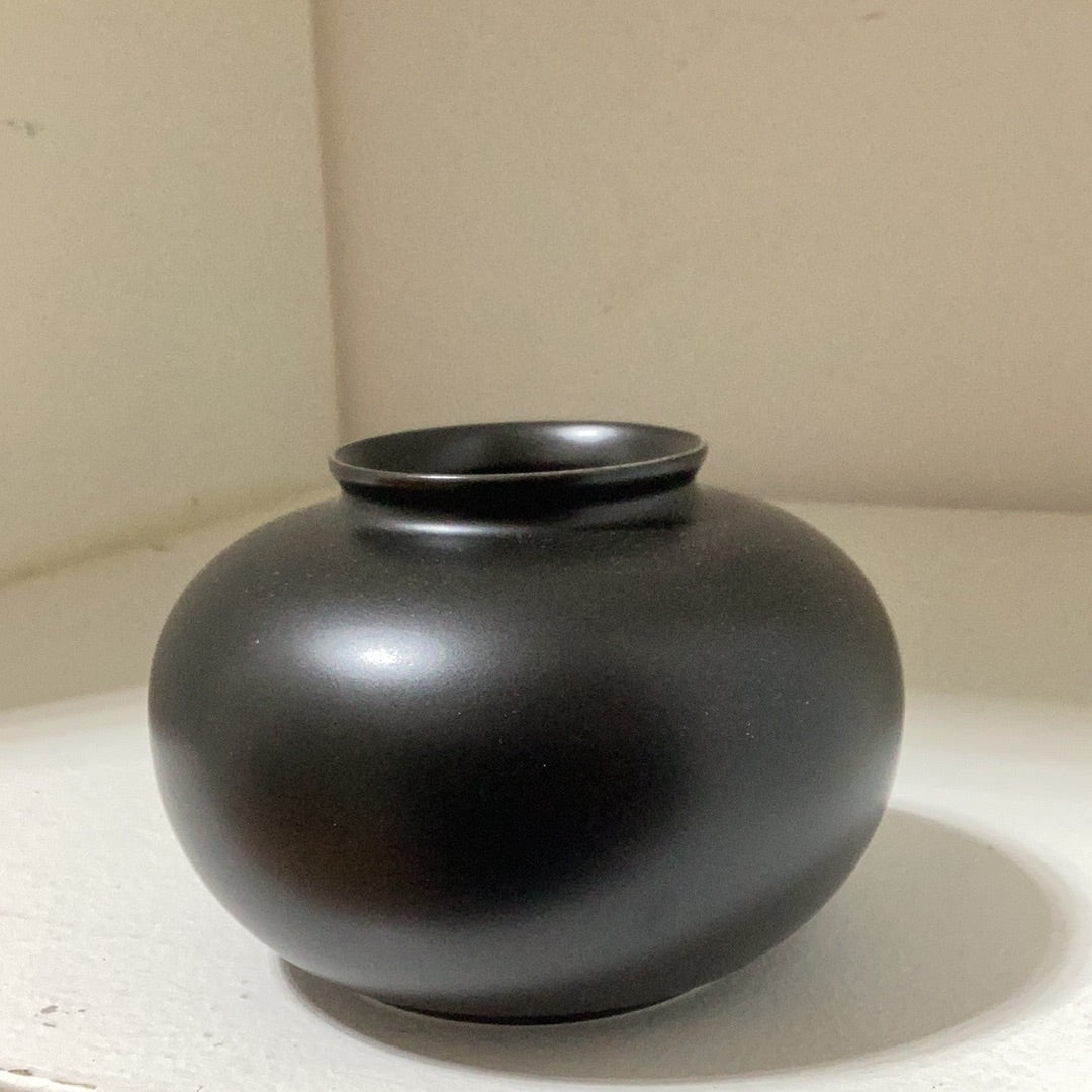 Black Air Pot