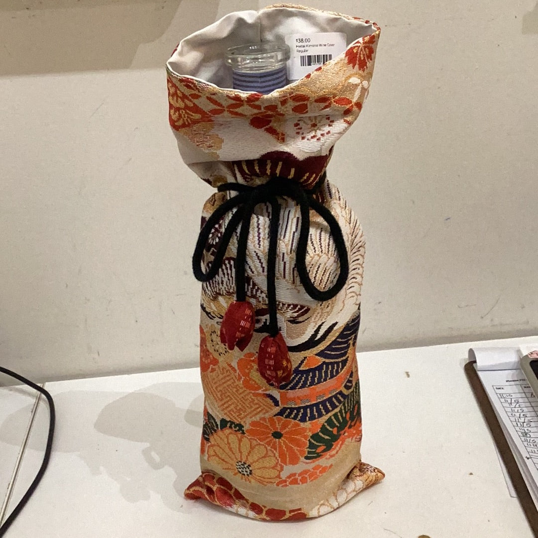 Haitai kimono wine cover