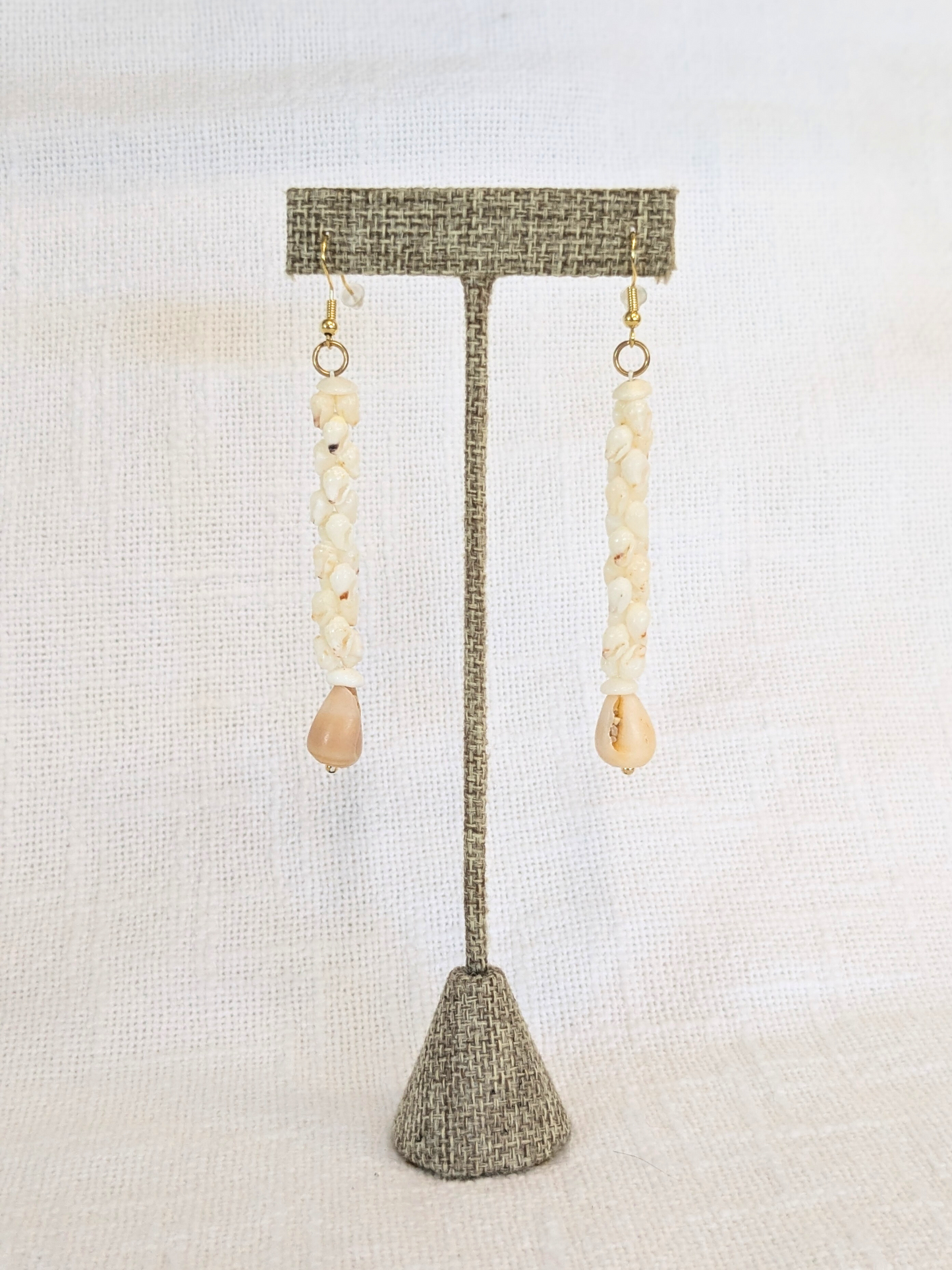 2.25" Momi w/cone shell earring