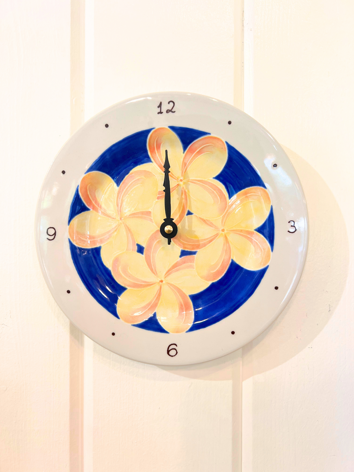 Round Plate Clock Plumeria
