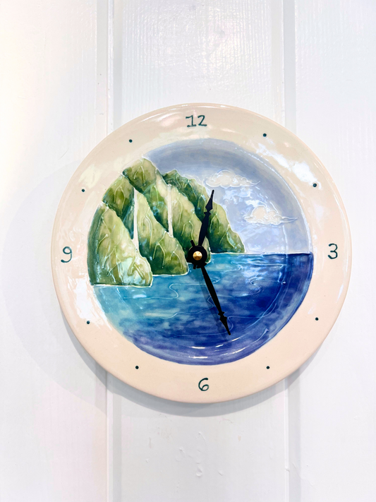 Nā Pali Round Plate Clock