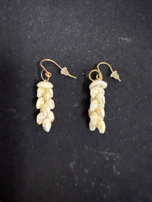 Momi shell dangle earrings