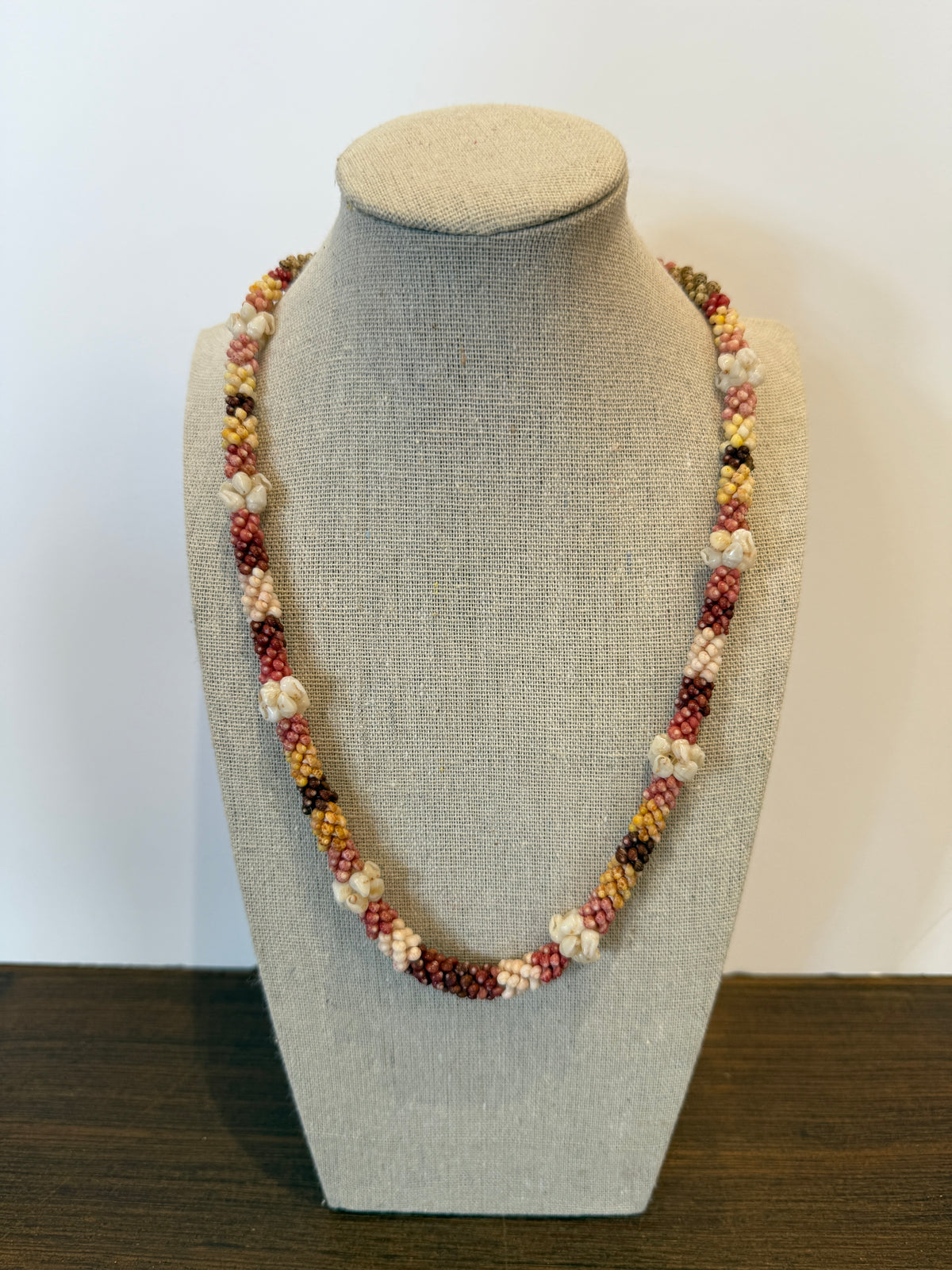 #37 - 4 tie Crown Flower(Momi & Kahelelani ) 5 patch 22"