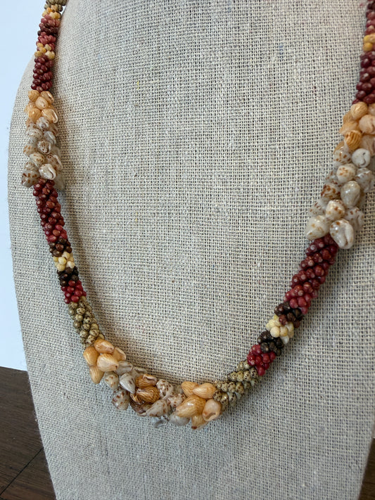 #19 Lei Kipona 4 tie(Momi & Kahelelani ) 21"