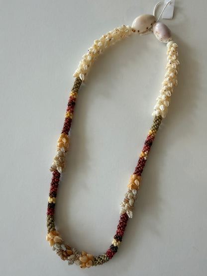 #19 Lei Kipona 4 tie(Momi & Kahelelani ) 21"