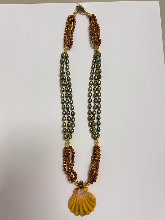 LD Sunrise Shell with Pearl Necklace -CON